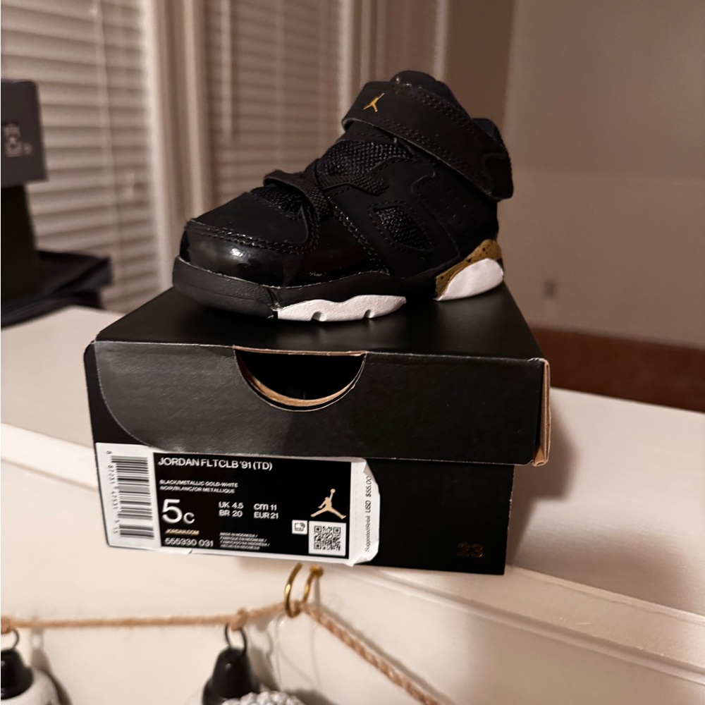 Jordan Kids Shoes in Black